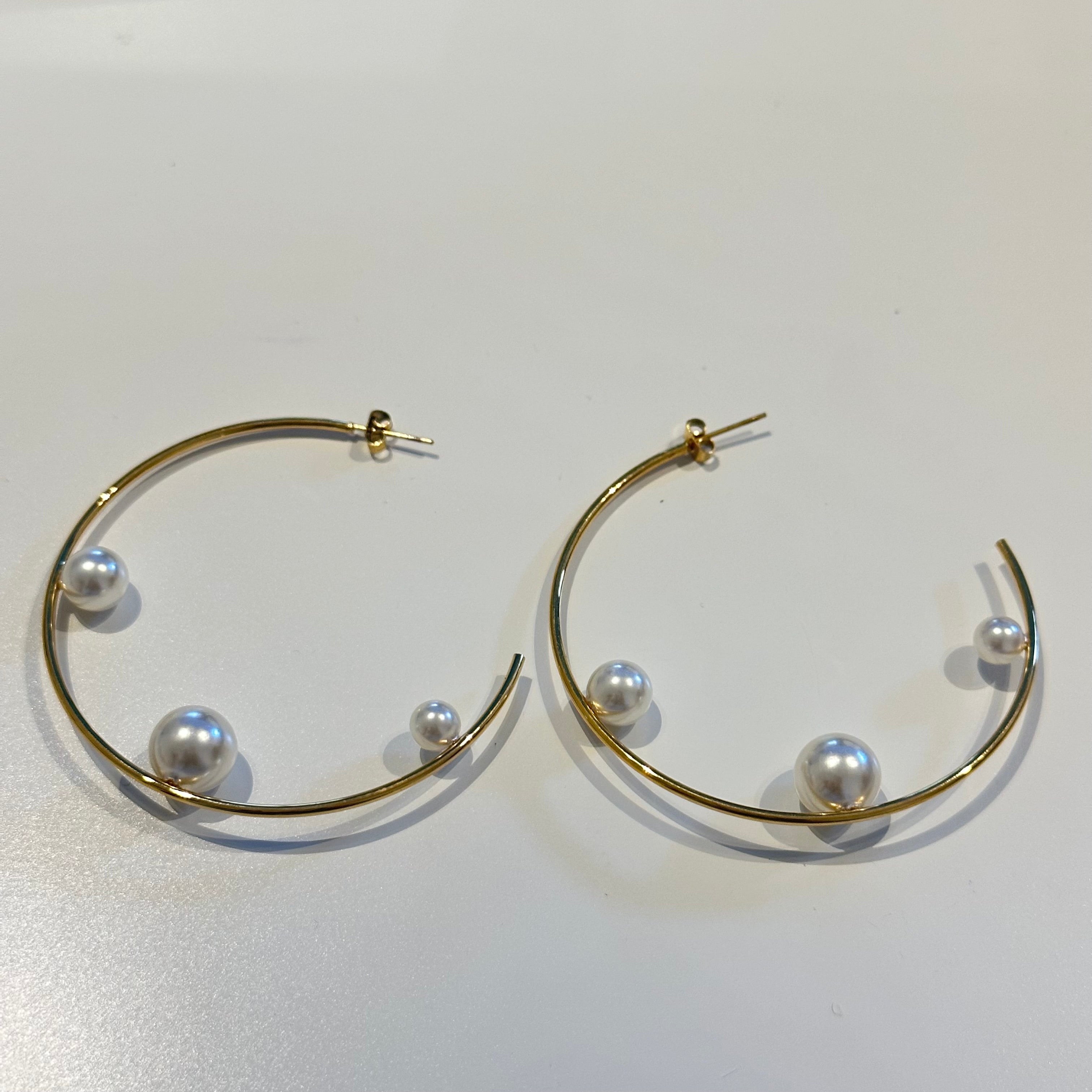Large Rounded Hoops with Pearls Earring in 18k Gold Plated Brass - The Maleeka Earrings