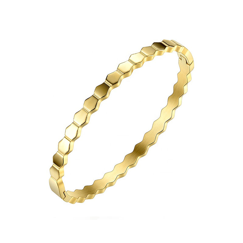Oval Honeycomb Bangle in 18k Gold Plated Brass - The Isla Bangle
