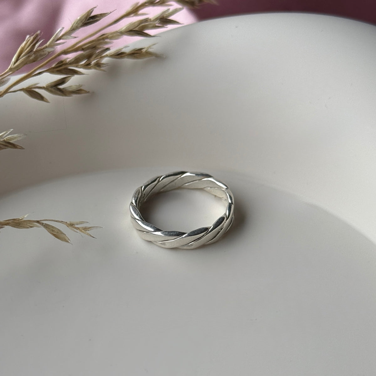 Sterling Silver Rope-Twisted Ring Classic Spiral Design – Milina 