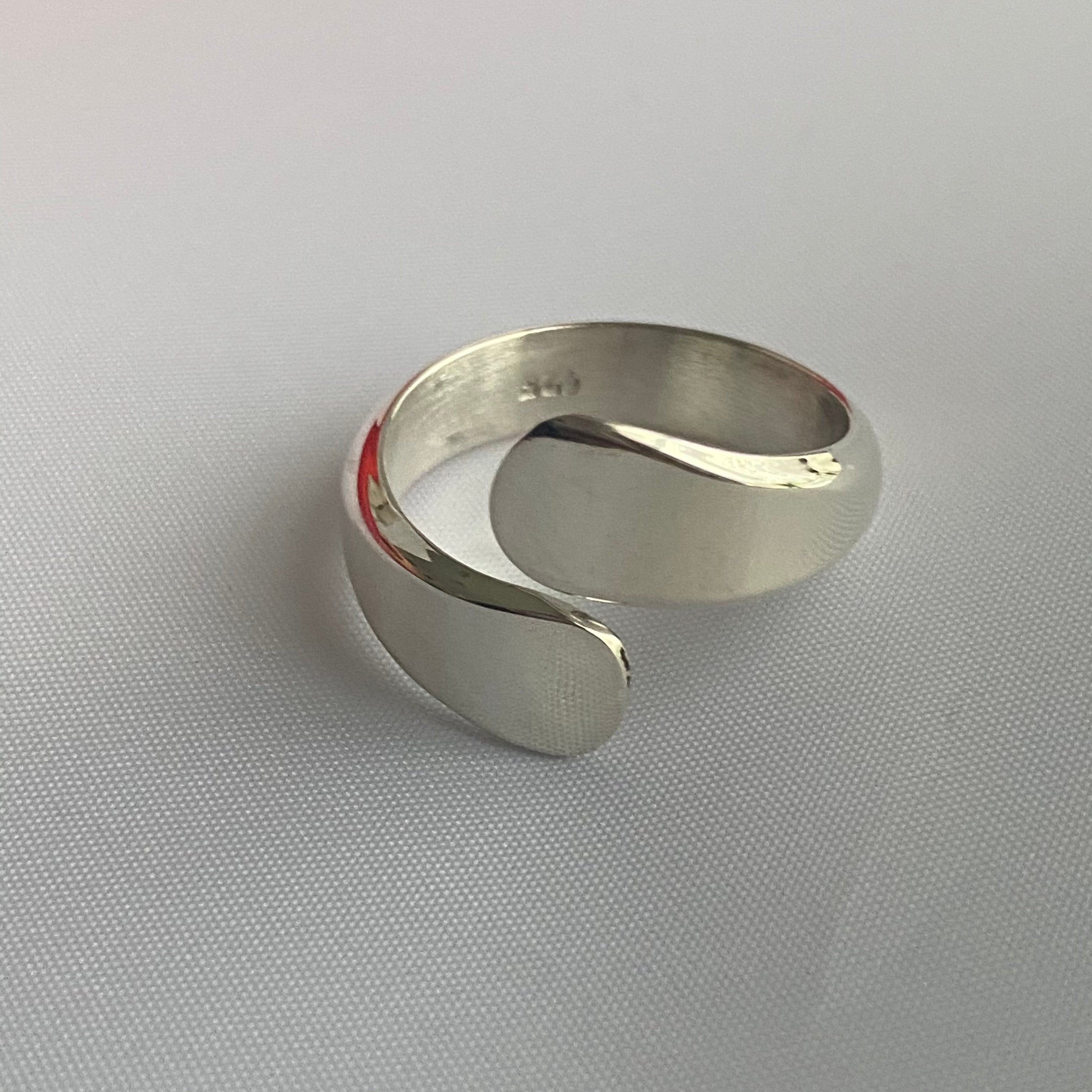 Sterling Silver Open Crossover Ring