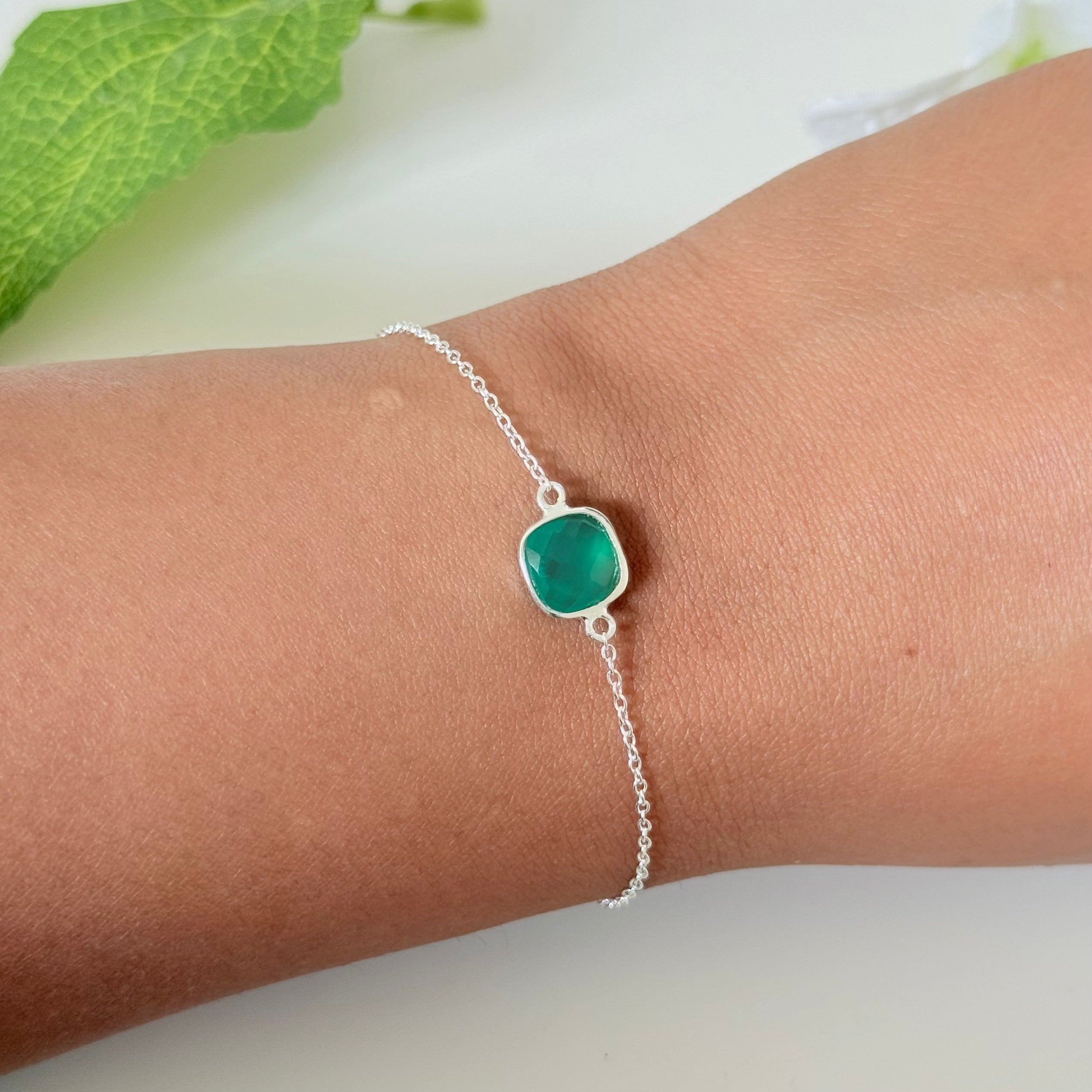 Minimal Adjustable Bracelet in Sterling Silver with a Square-Shaped Green Onyx Gemstone