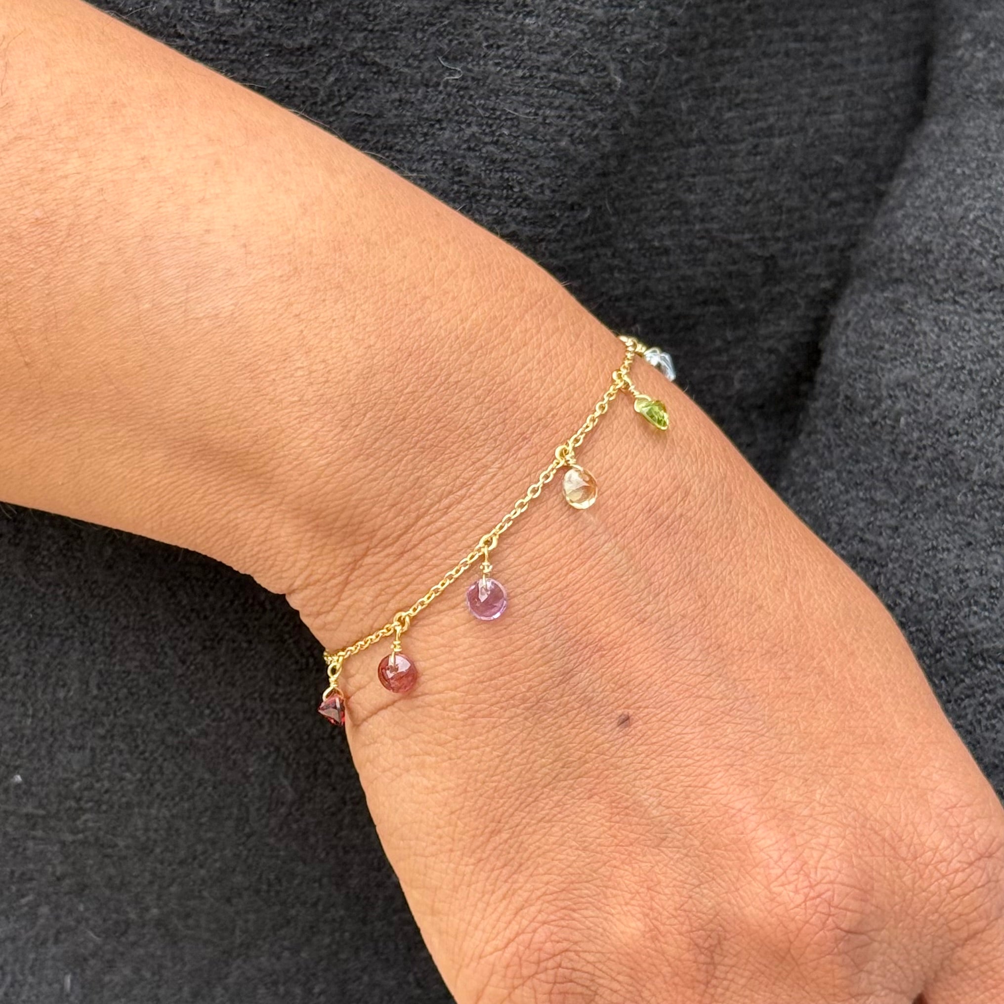 Adjustable Fine Bracelet with Seven Faceted Round Diamond Cut Gemstones in Vermeil Gold