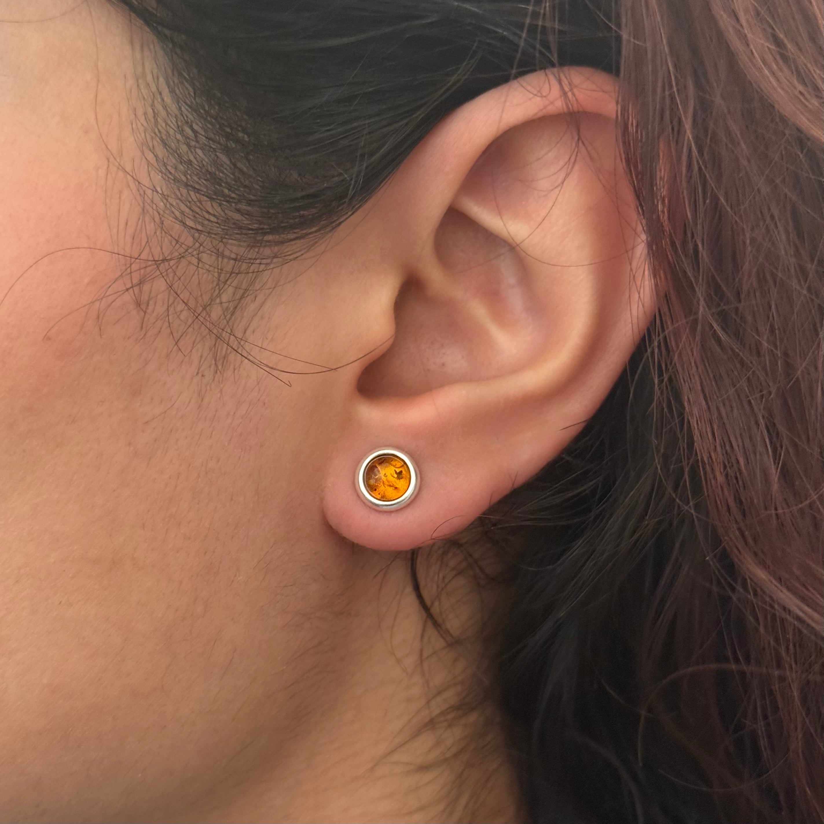 Classic Round Honey-Coloured Baltic Amber Stud Earrings in Sterling Silver