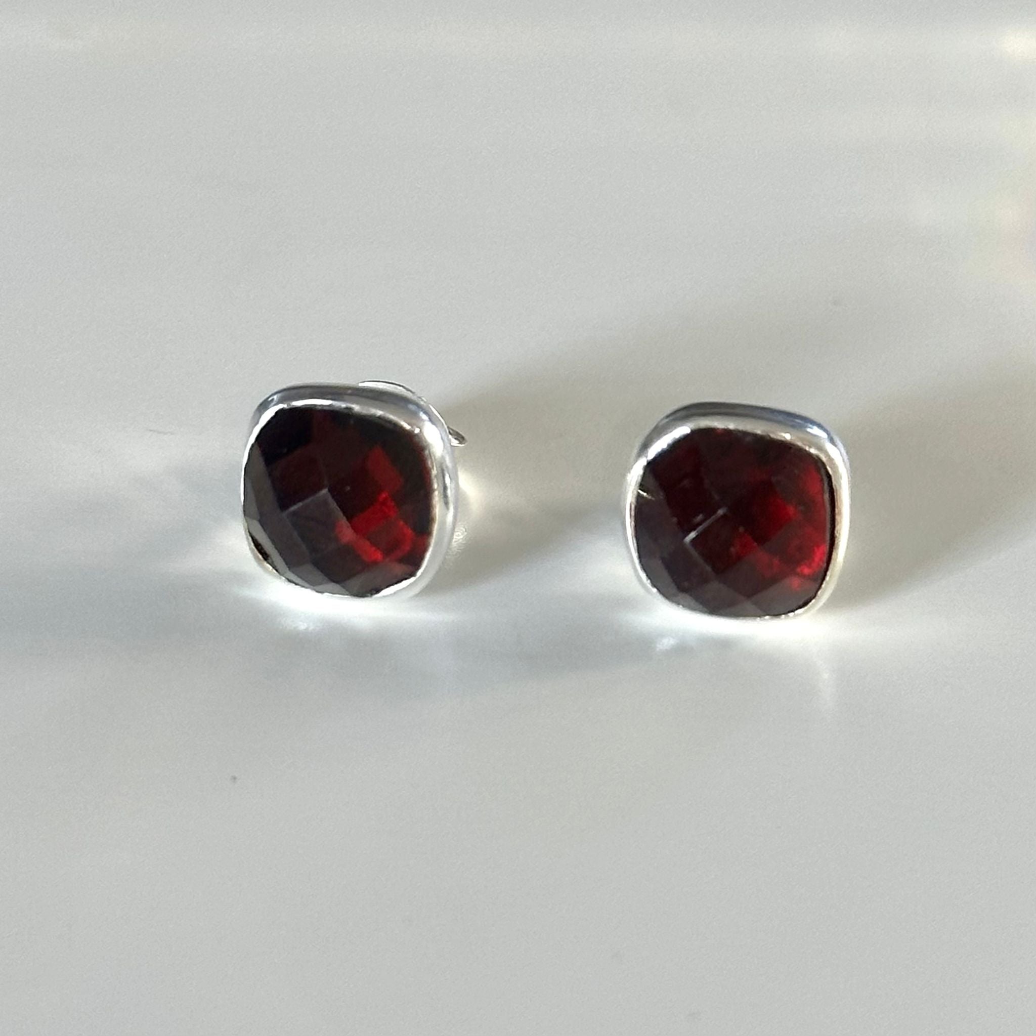 Square Garnet Gold Stud Earrings in Sterling Silver with a Faceted Gemstone - Milina London
