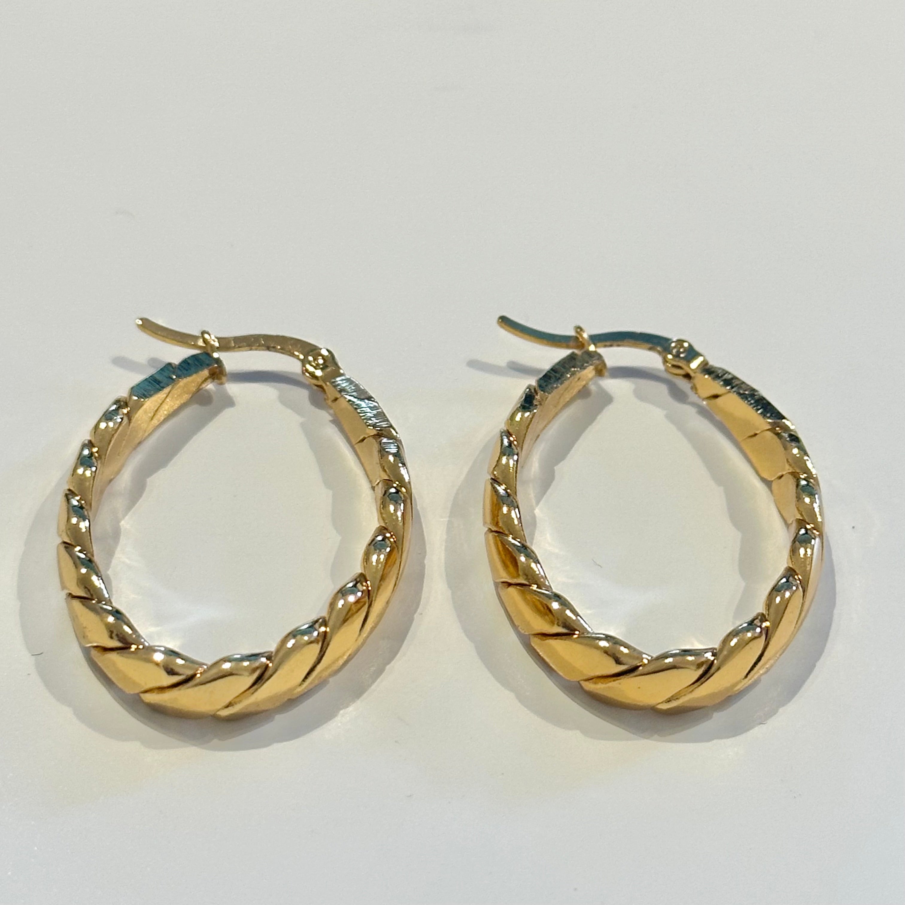 Oval Twisted Hoop Earrings in 18k Gold Plated Brass - The Nala Hoops