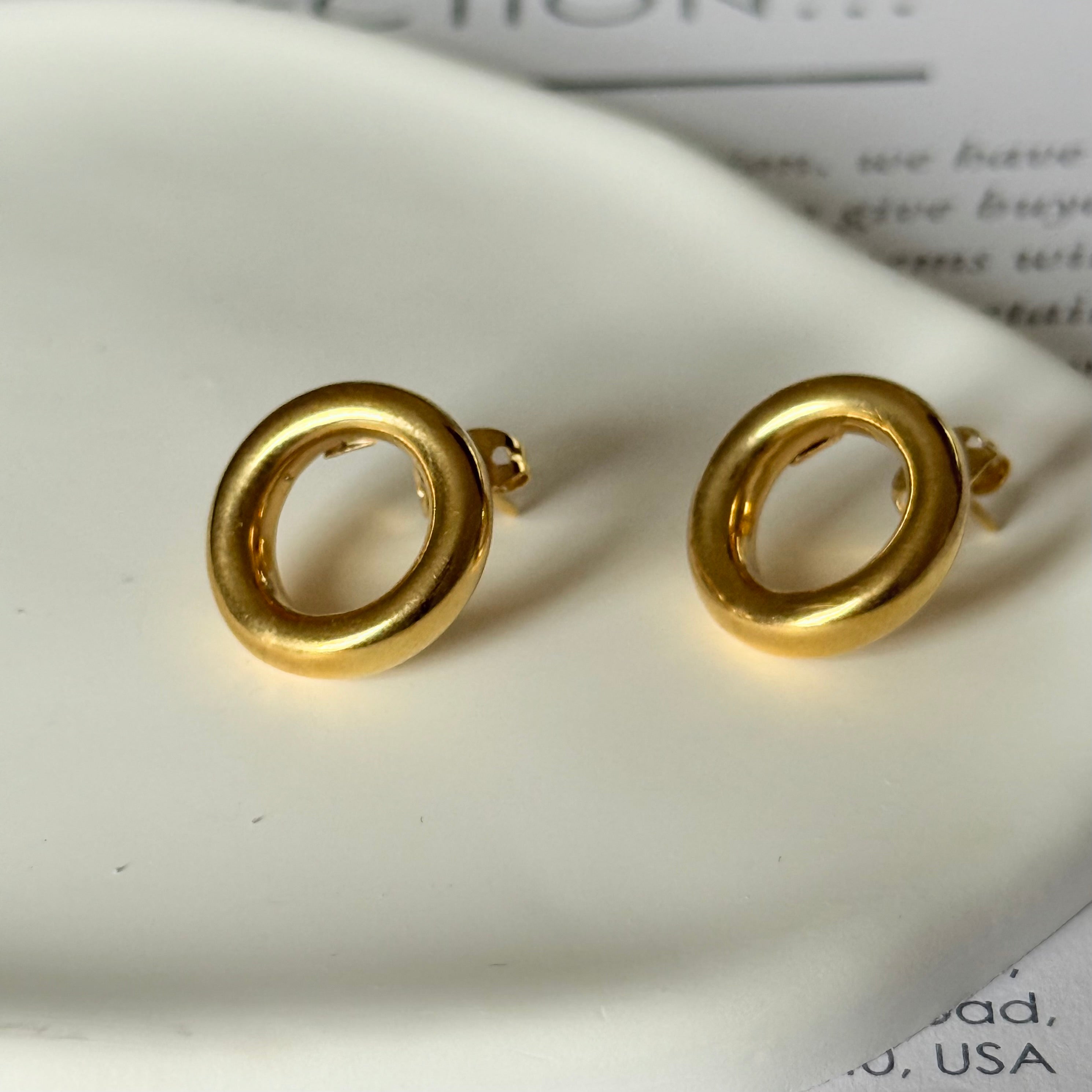 18k Gold Plated Silver Round Hoop Shaped Studs