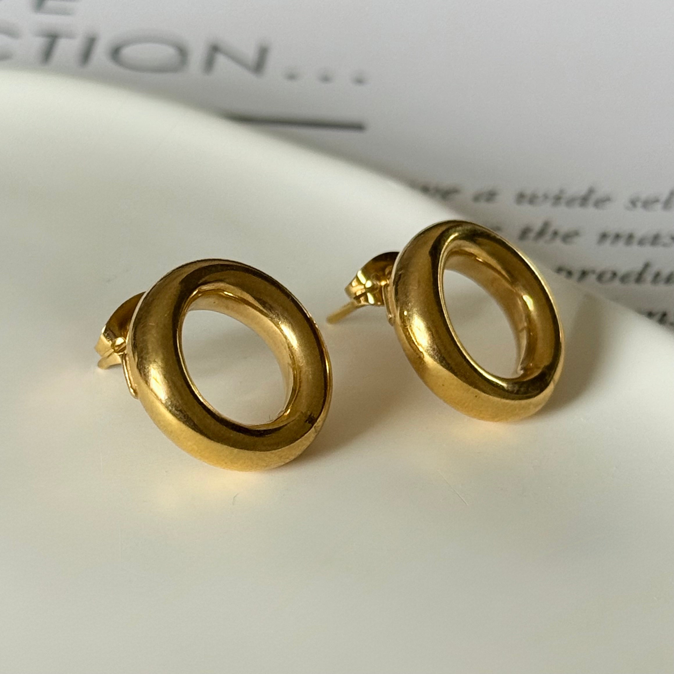 18k Gold Plated Silver Round Hoop Shaped Studs