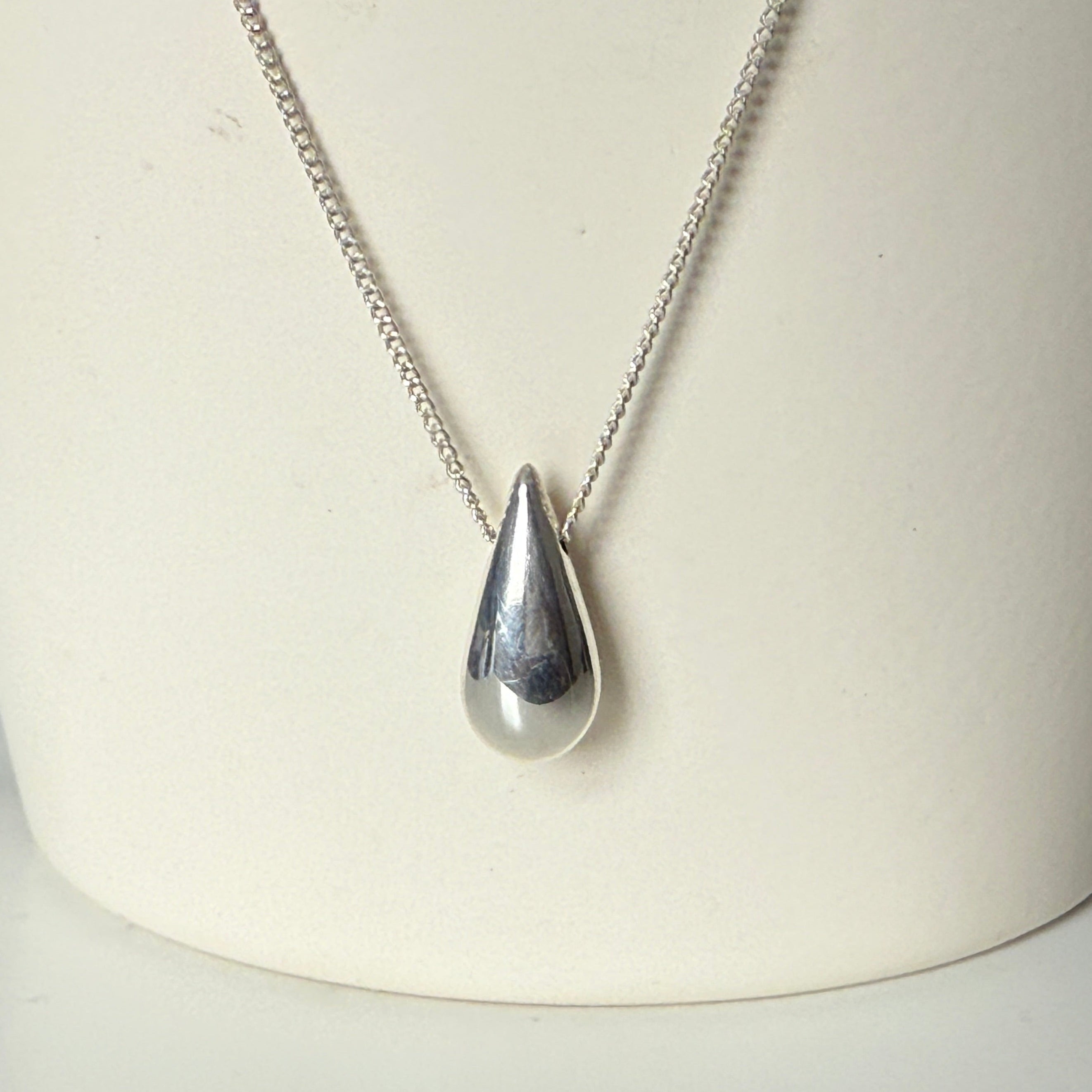 Fine Silver Necklace with Teardrop-Shaped Pendant