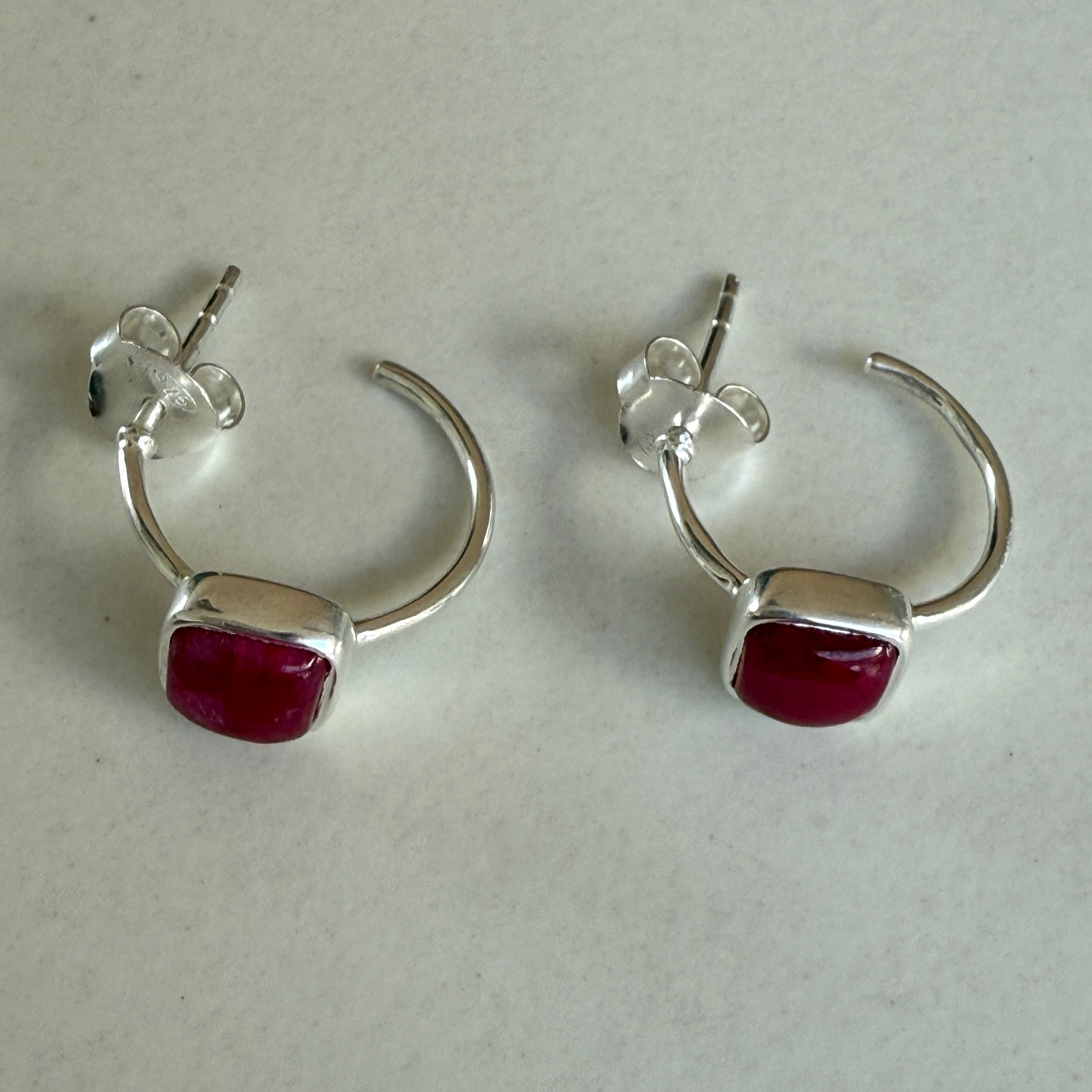 Minimal Sterling Silver Small Hoops with a Square Cabochon Gemstone - Ruby Quartz