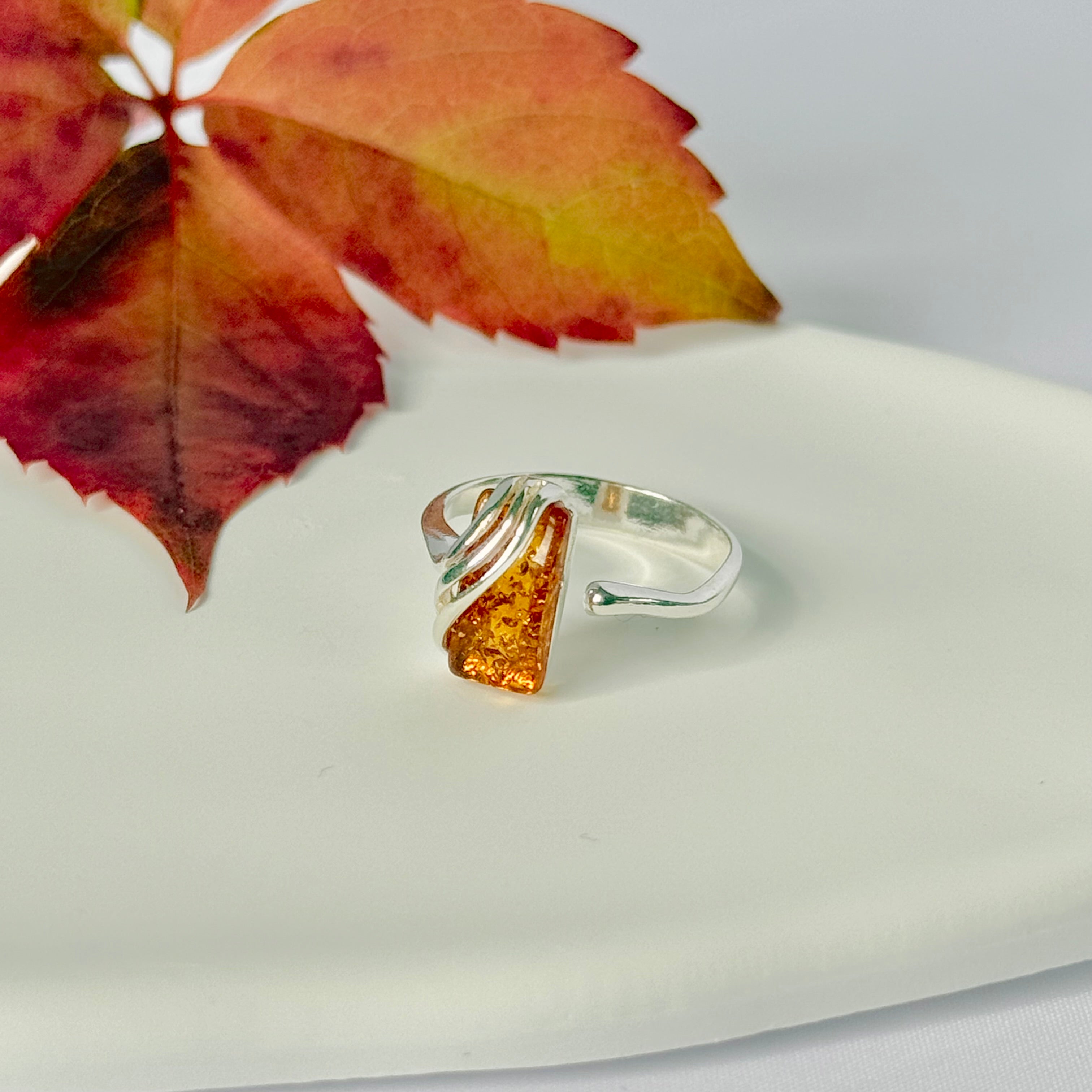 Adjustable 925 Sterling Silver Ring with Genuine Baltic Amber in a rectangular shape