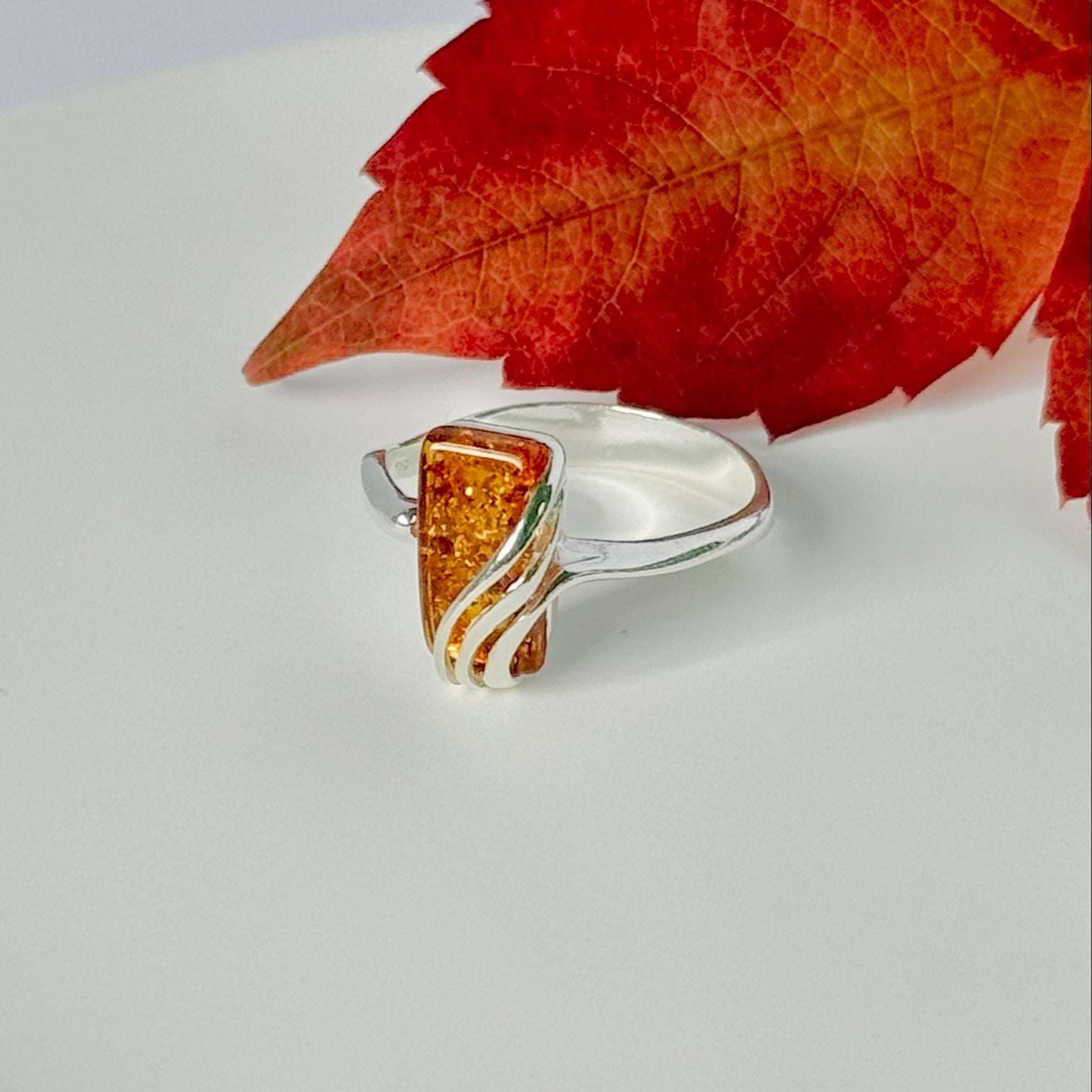 Adjustable 925 Sterling Silver Ring with Genuine Baltic Amber in a rectangular shape