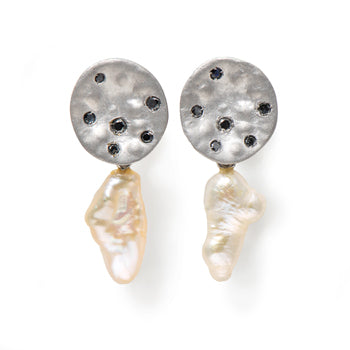 Earrings in 9k White Gold with White Pearl Drop and Black Diamonds