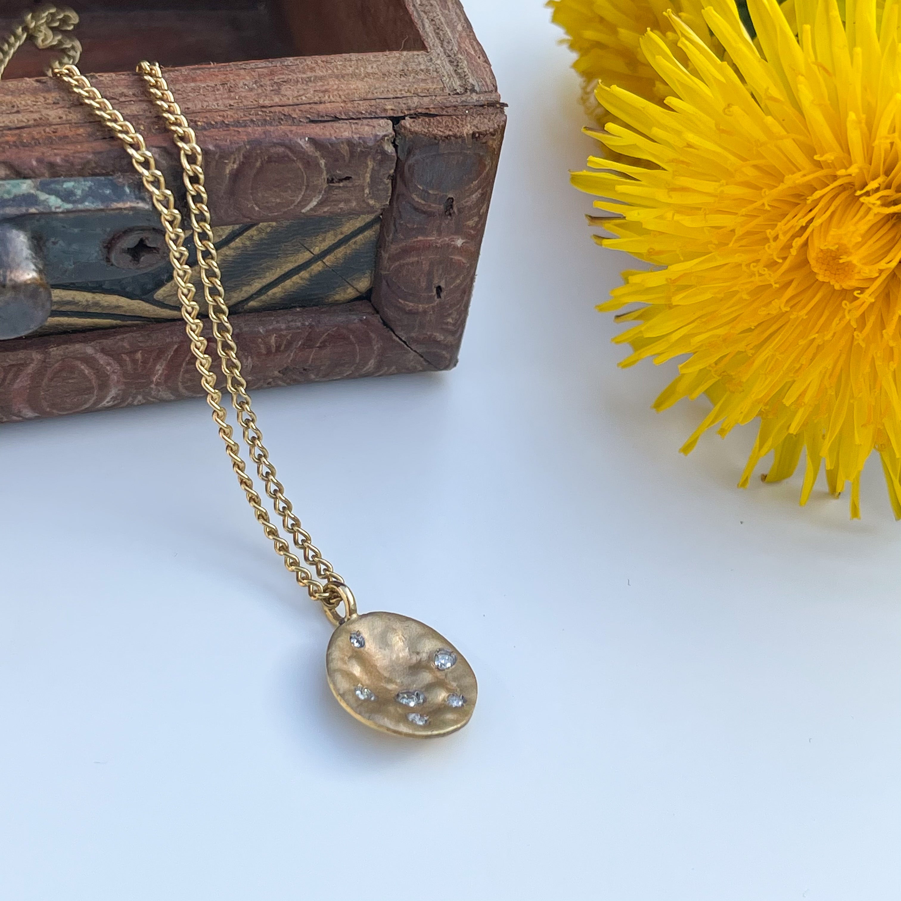 Necklace in 9k Yellow Gold with Small Disc Pendant and Diamonds