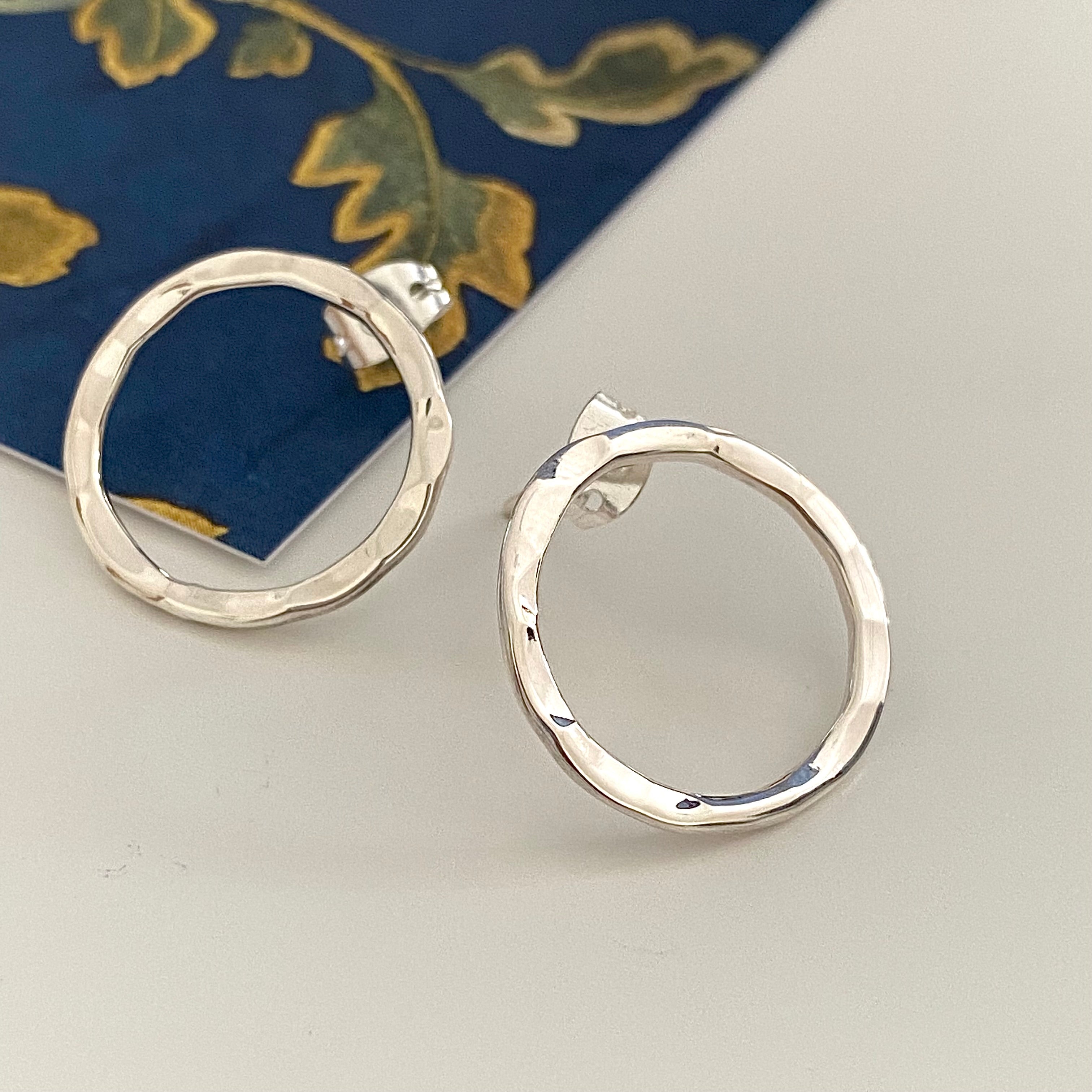 Sterling Silver Hollow Hammered Circle Stud Earrings