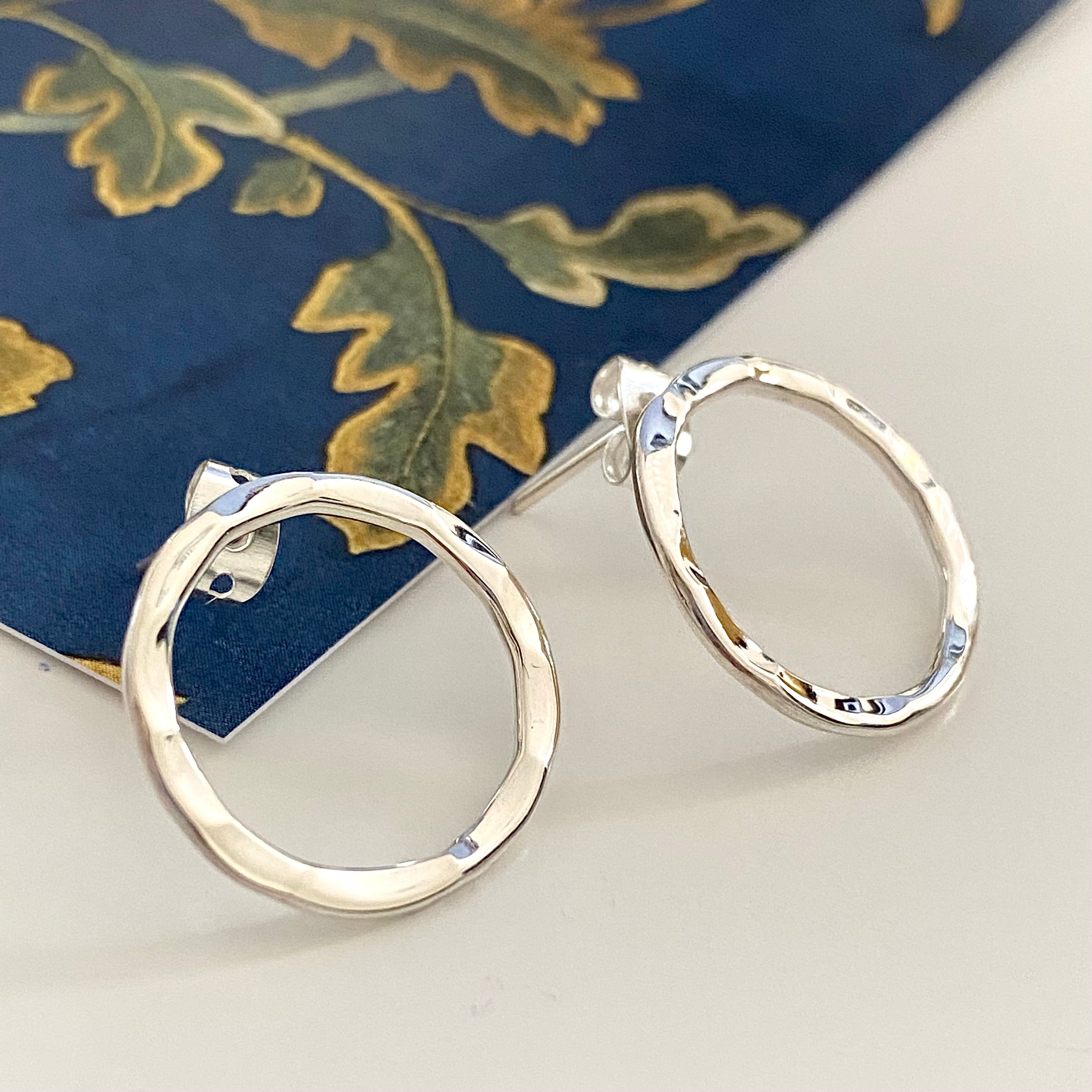 Sterling Silver Hollow Hammered Circle Stud Earrings